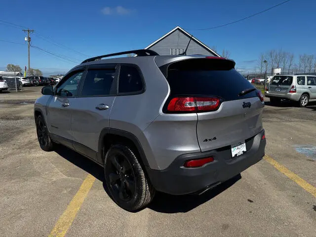 2018 Jeep Cherokee Latitude 4X4 photo 3