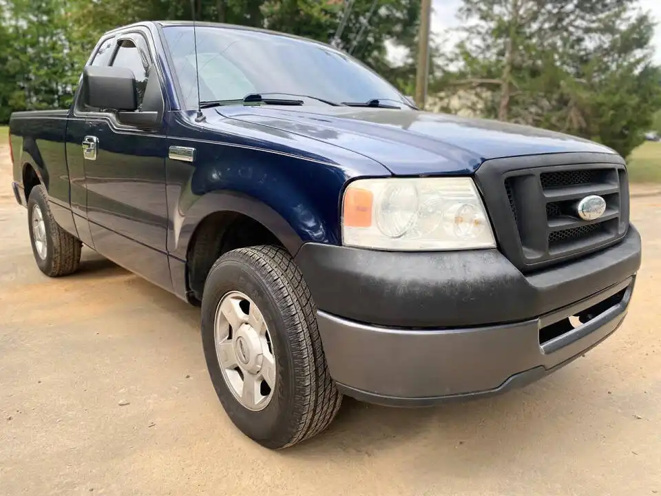 2006 Ford F-150 XL Regular Cab 145-in Styleside's photo