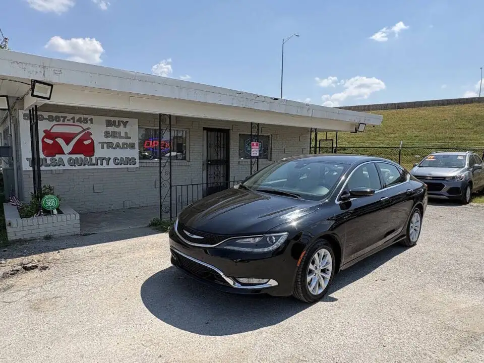 2015 Chrysler 200 C photo 1