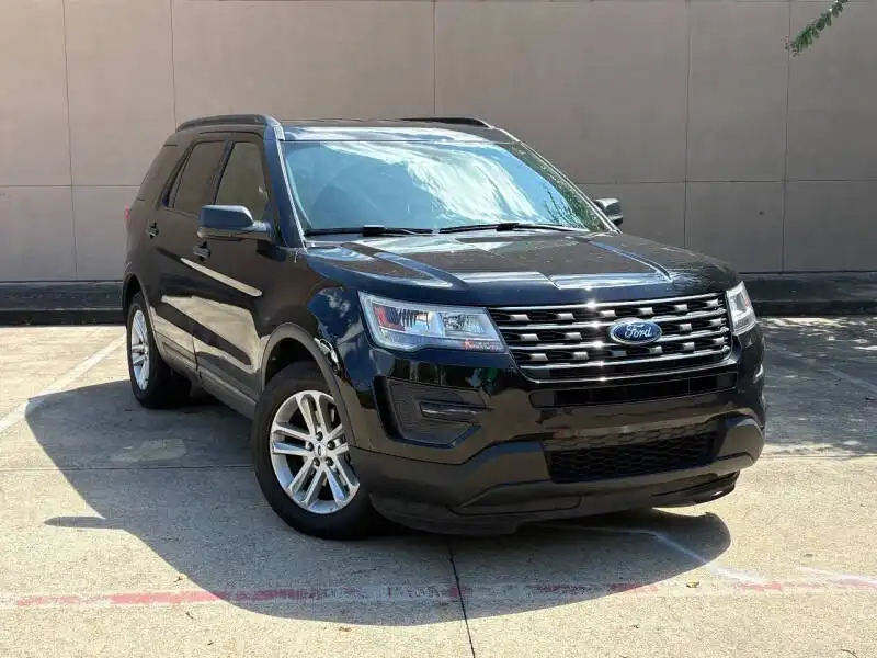 2017 Ford Explorer Base FWD's photo