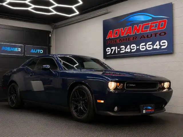2013 Dodge Challenger SXT's photo