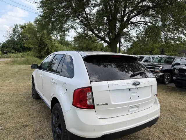 2013 Ford Edge SEL photo 3