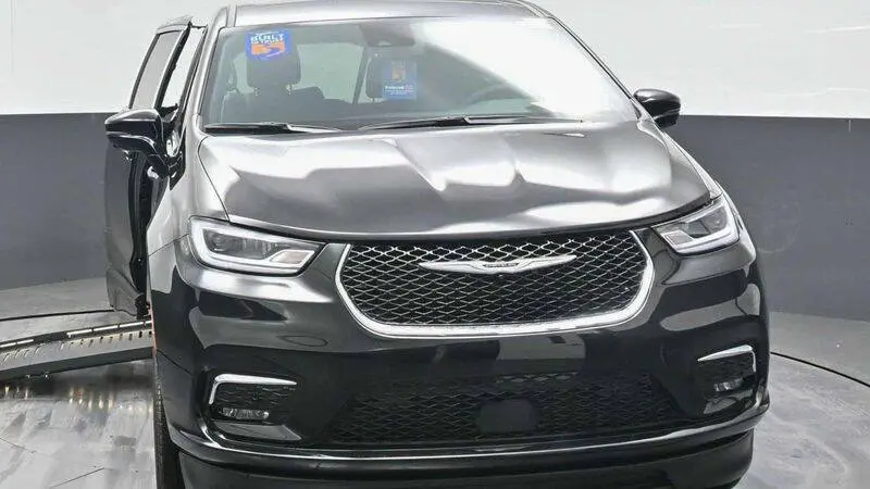 Vehicle Image 2