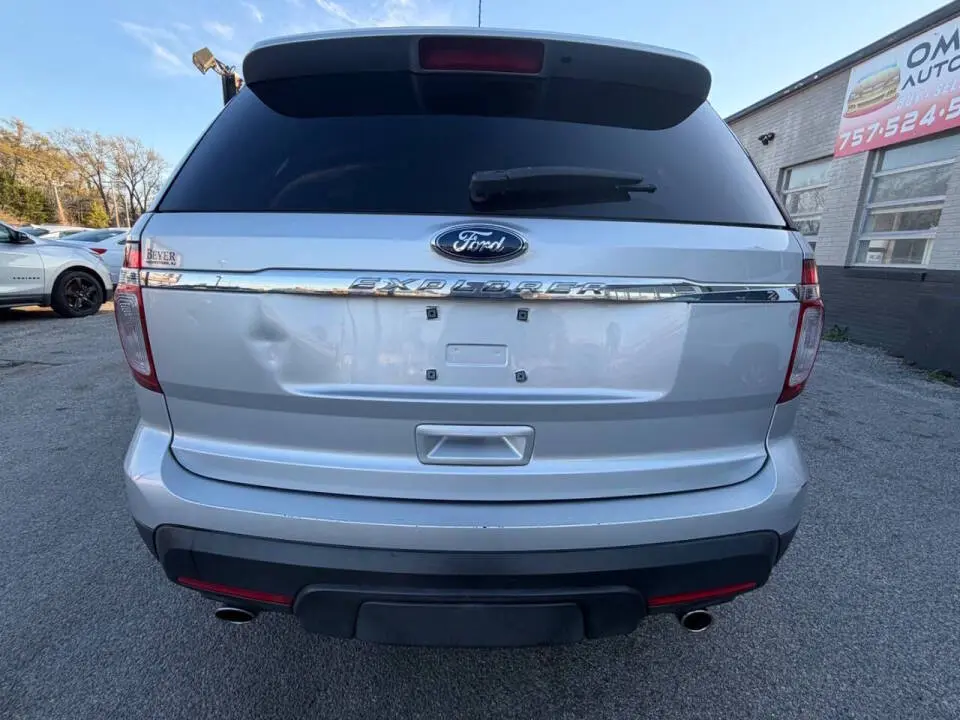 2014 Ford Explorer Base photo 5