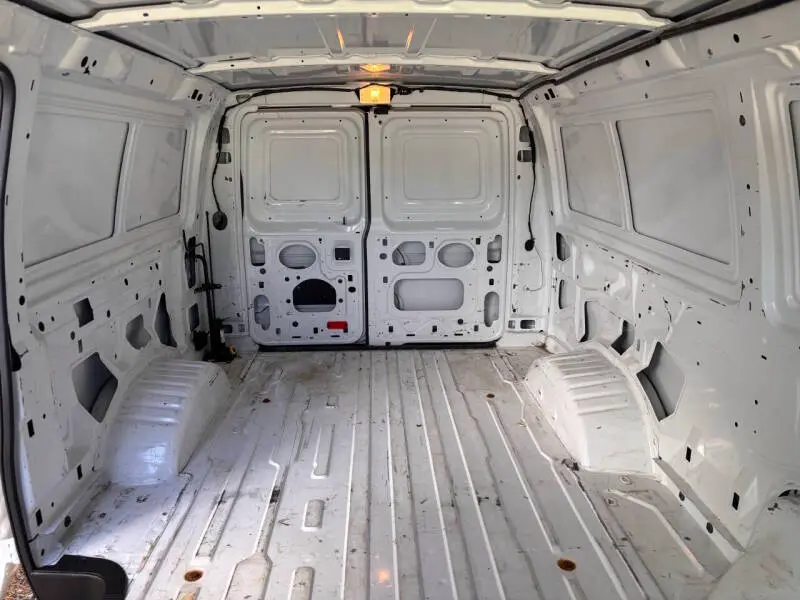 2012 Ford E-Series E-250 Van photo 3