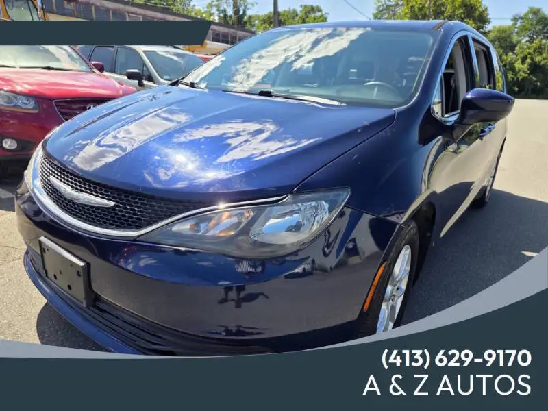 2017 Chrysler Pacifica Touring photo 1