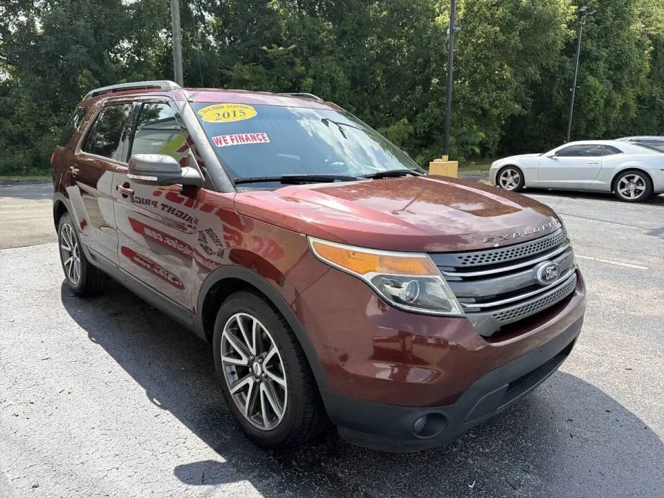 2015 Ford Explorer XLT photo 4