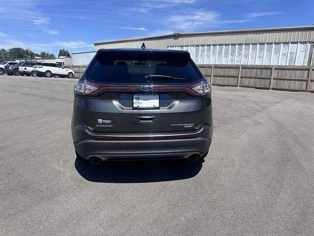 2017 Ford Edge Titanium photo 4