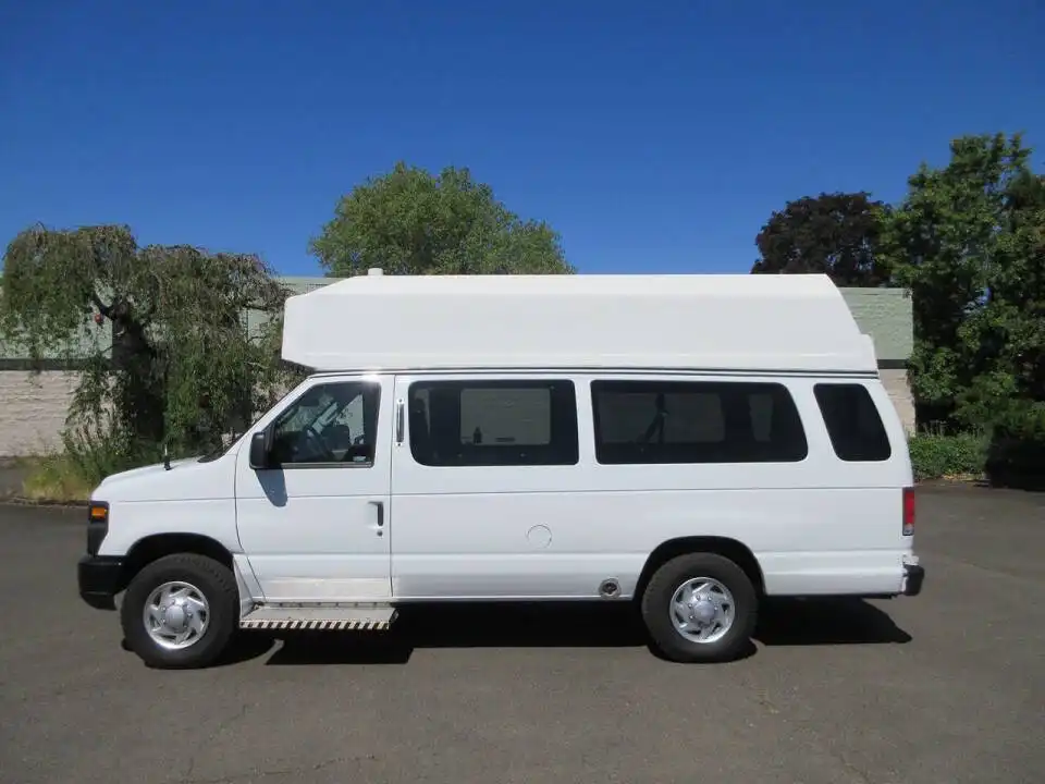 2014 Ford E-Series E-350 Super Duty Extended's photo