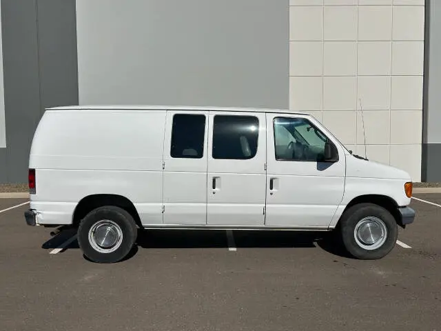2006 Ford E-Series E-250 Van photo 4