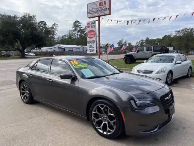 2016 Chrysler 300 S's photo