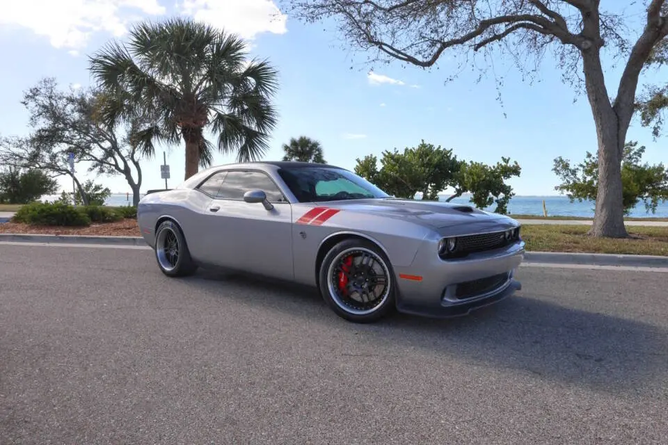 2015 Dodge Challenger SRT Hellcat photo 5