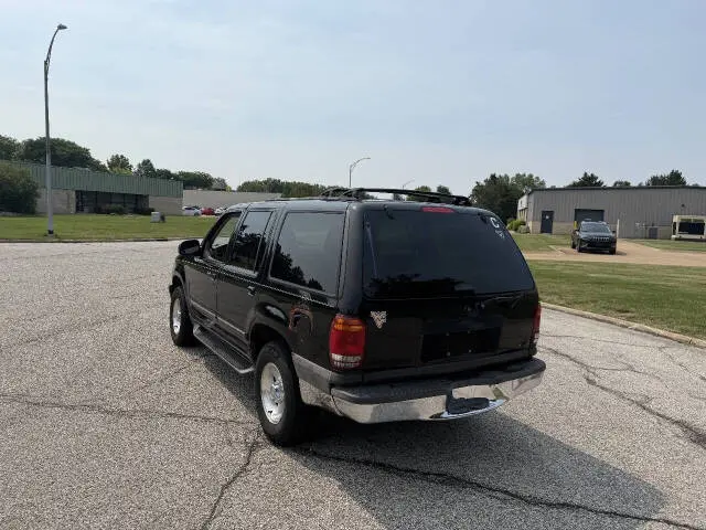 2000 Ford Explorer XLT 4X4 photo 3