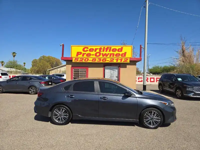 2023 Kia Forte GT-Line Auto's photo