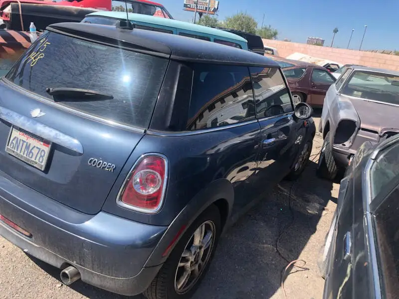 2011 MINI Cooper Base photo 1