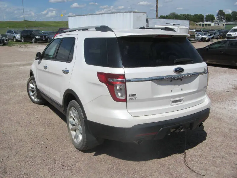 2014 Ford Explorer XLT 4x4 photo 3