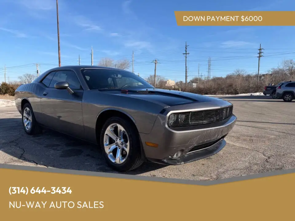 2012 Dodge Challenger SXT photo 1