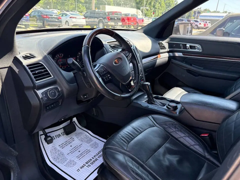 2017 Ford Explorer Platinum 4WD photo 5