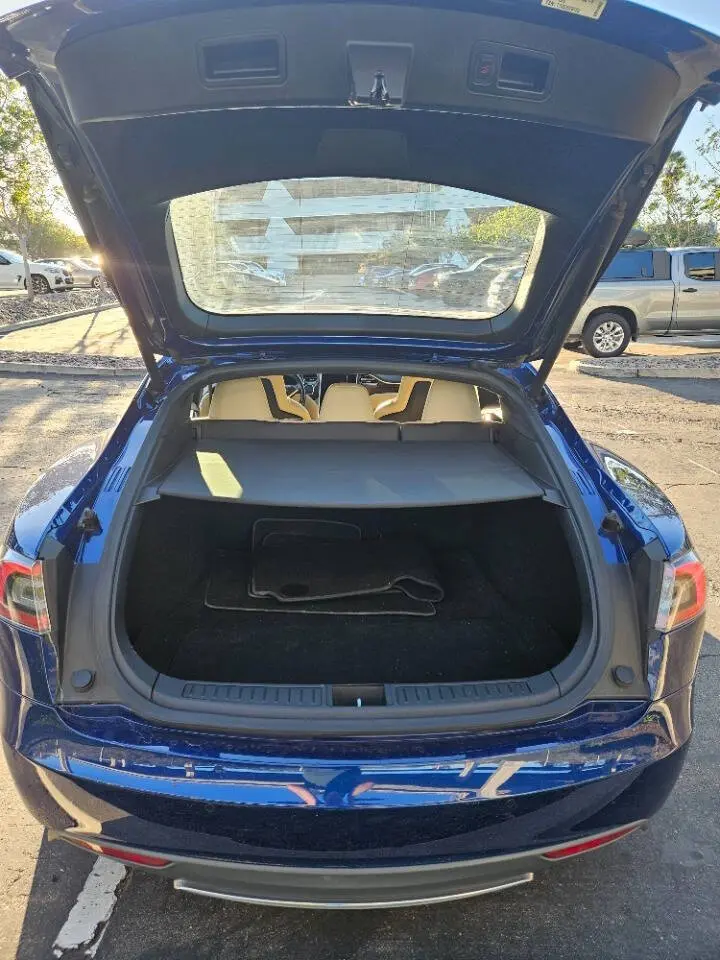 2015 Tesla Model S 85D photo 4