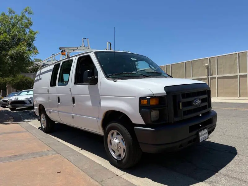 2013 Ford E-Series E-150 Van photo 3