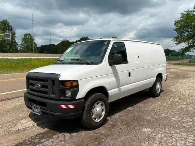 2013 Ford E-Series E-250 Van photo 5