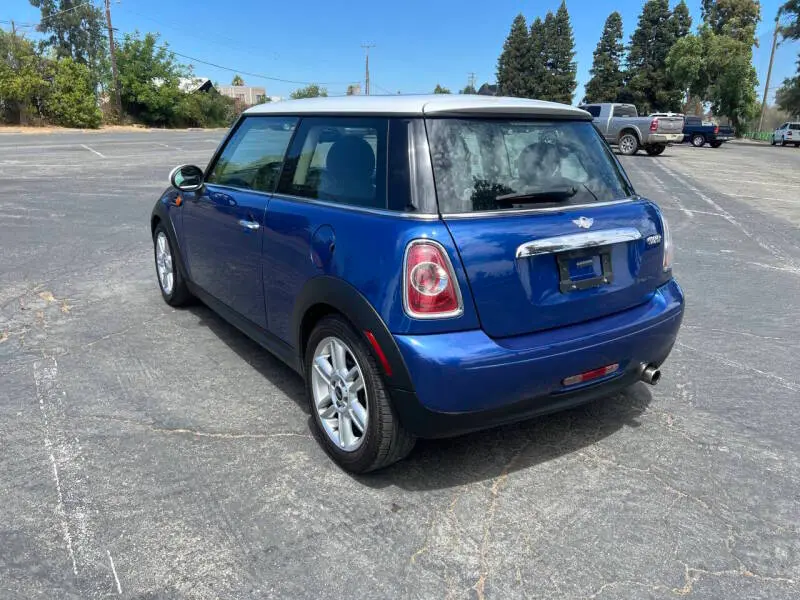 2012 MINI Cooper Base photo 4