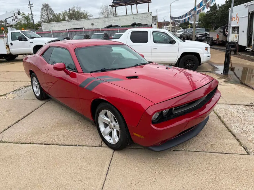 2012 Dodge Challenger SXT photo 3