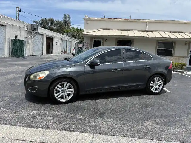 2012 Volvo S60 T5 FWD Auto's photo