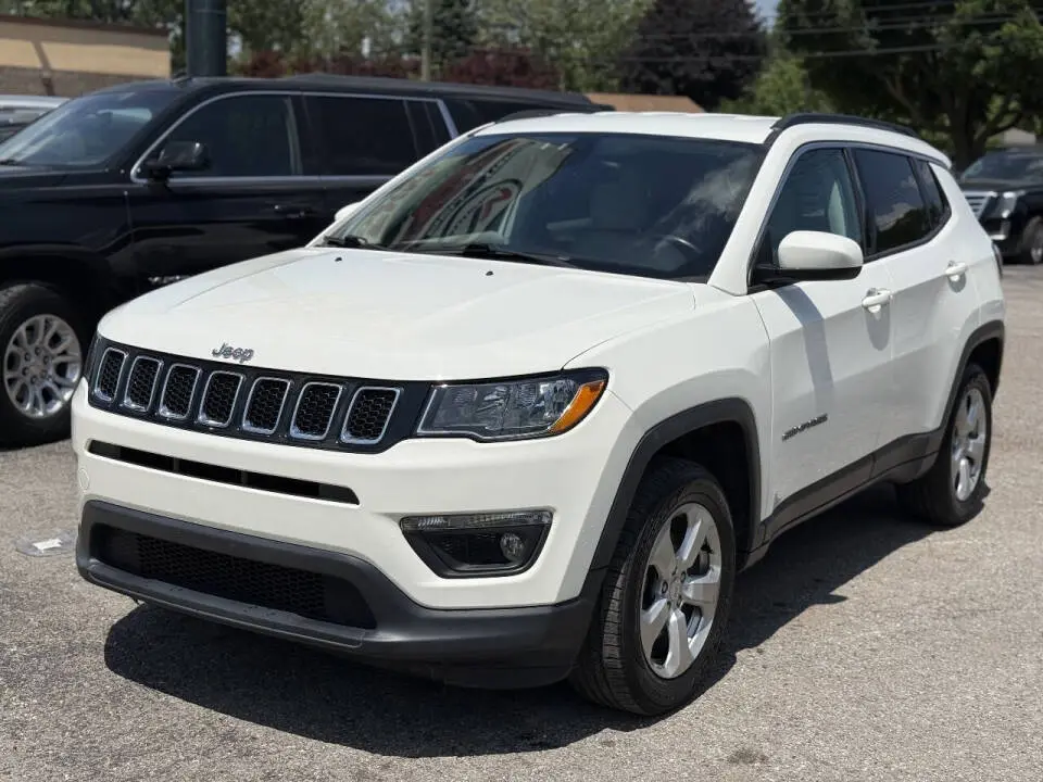 2017 Jeep Compass Latitude 4X4 photo 3