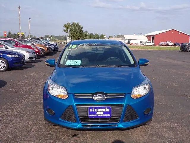 2013 Ford Focus SE Hatchback 5-Door photo 3