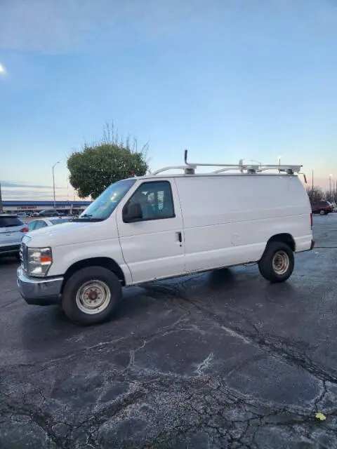 2013 Ford E-Series E-250 Van photo 3