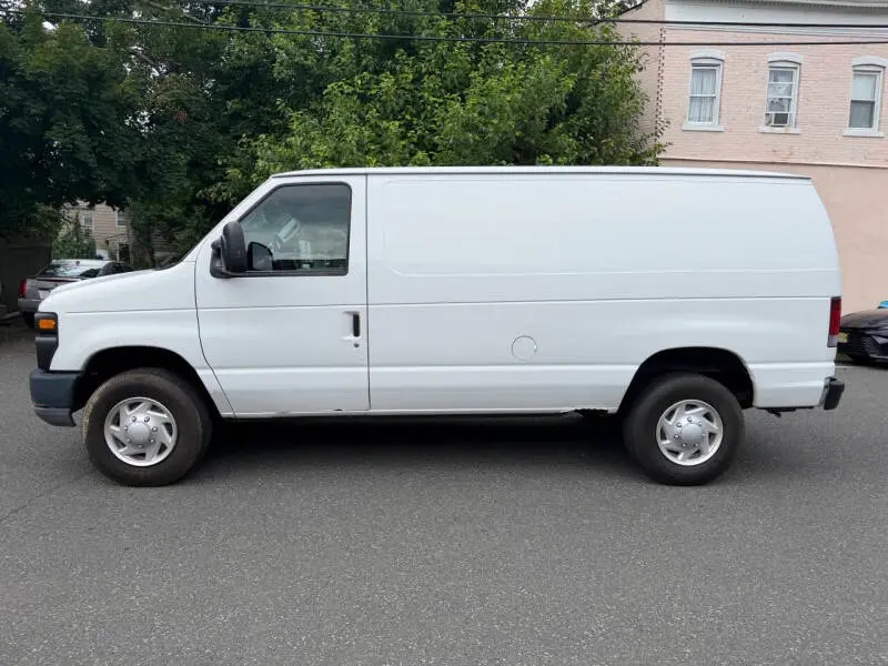 2012 Ford E-Series E-350 Super Duty photo 3