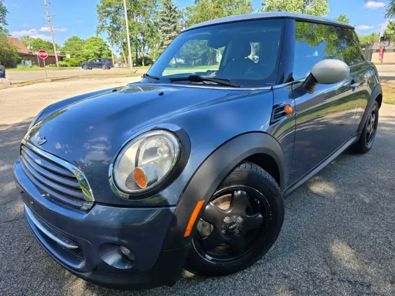 2011 MINI Cooper Base's photo