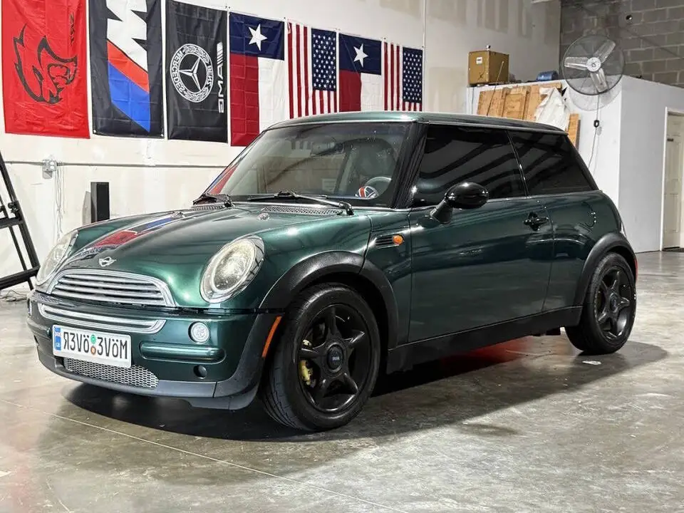 2004 MINI Cooper Cooper photo 1