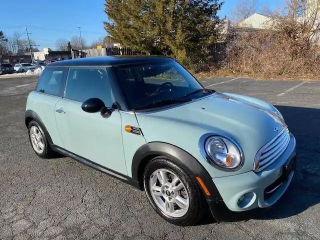 2013 MINI Cooper Base's photo