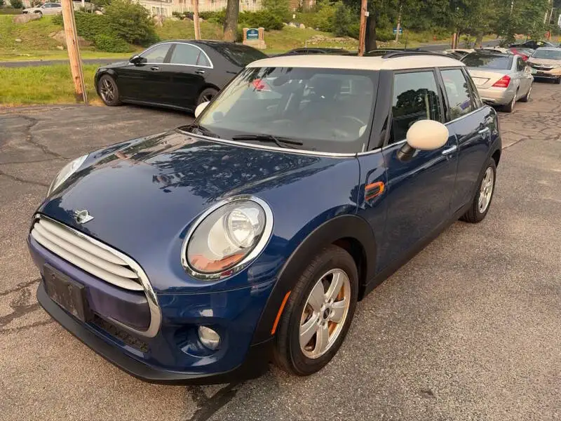 2015 MINI Cooper - 4 Door's photo