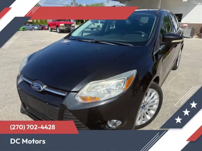 2012 Ford Focus Titanium Hatchback 5-Door's photo