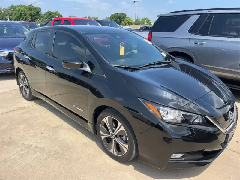 2018 Nissan Leaf SV's photo