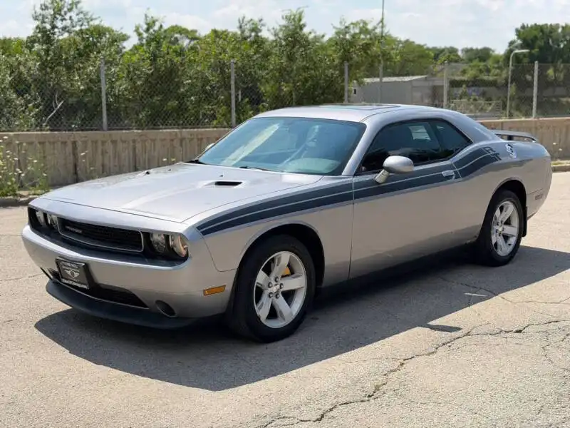2014 Dodge Challenger SXT's photo