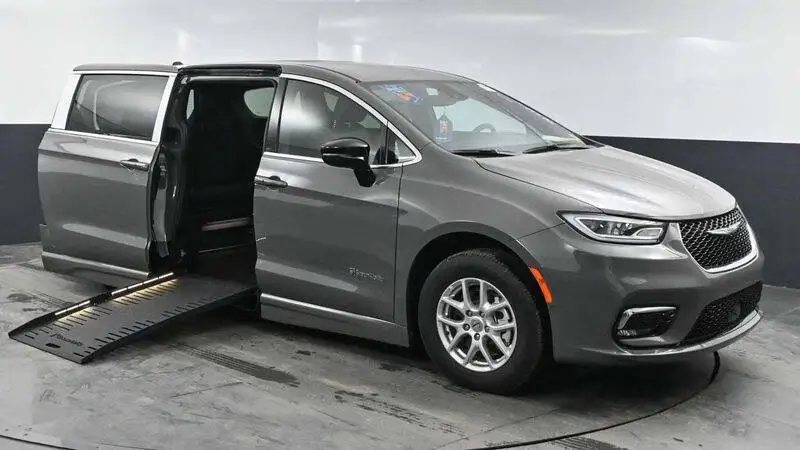 2025 Chrysler Pacifica Select photo 1