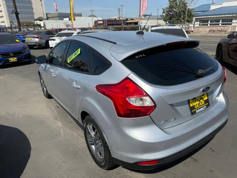 2012 Ford Focus 5 Door Hatch SE photo 4