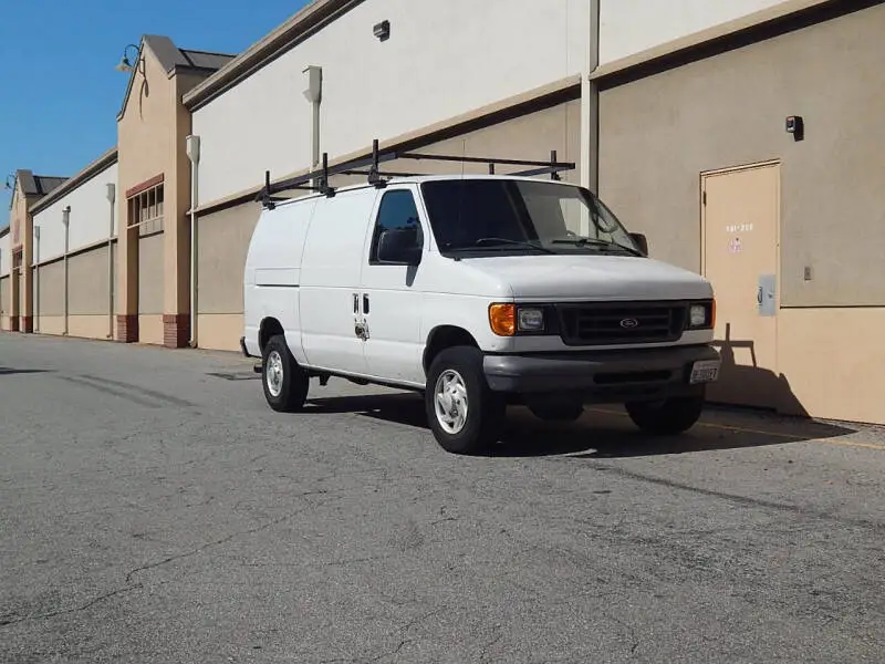 2007 Ford E-Series E-250 Van photo 1