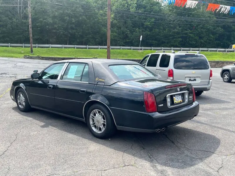 2004 Cadillac DeVille Base photo 3