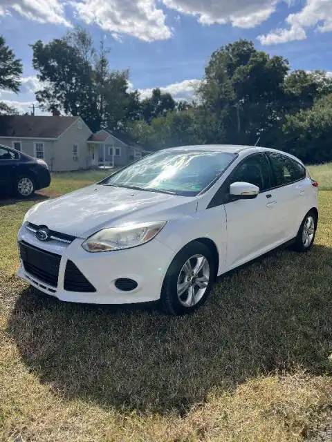 2014 Ford Focus SE Hatchback 5-Door's photo