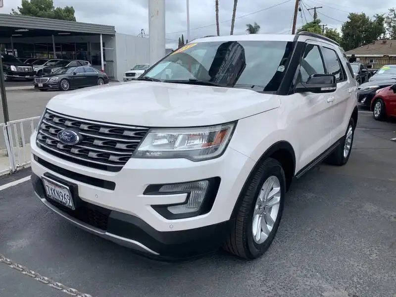 2017 Ford Explorer XLT FWD's photo