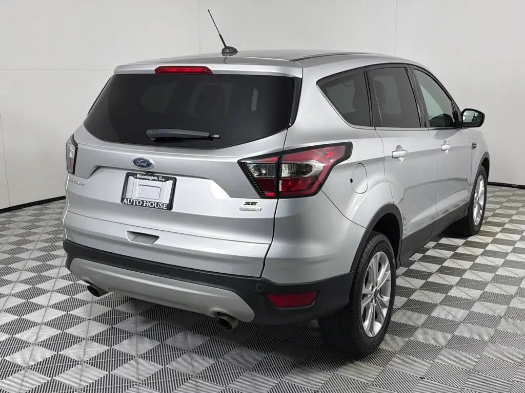 2017 Ford Escape SE photo 5