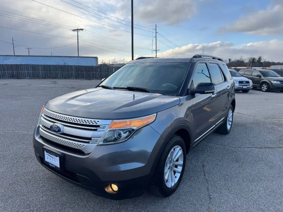 2011 Ford Explorer XLT 4x4 photo 3