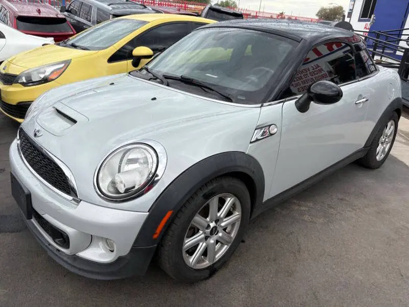 2014 MINI Cooper S photo 3
