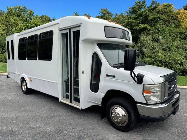 2013 Ford E-Series undefined photo 1