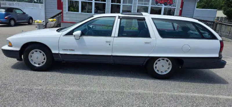 1991 Oldsmobile Custom Cruiser's photo